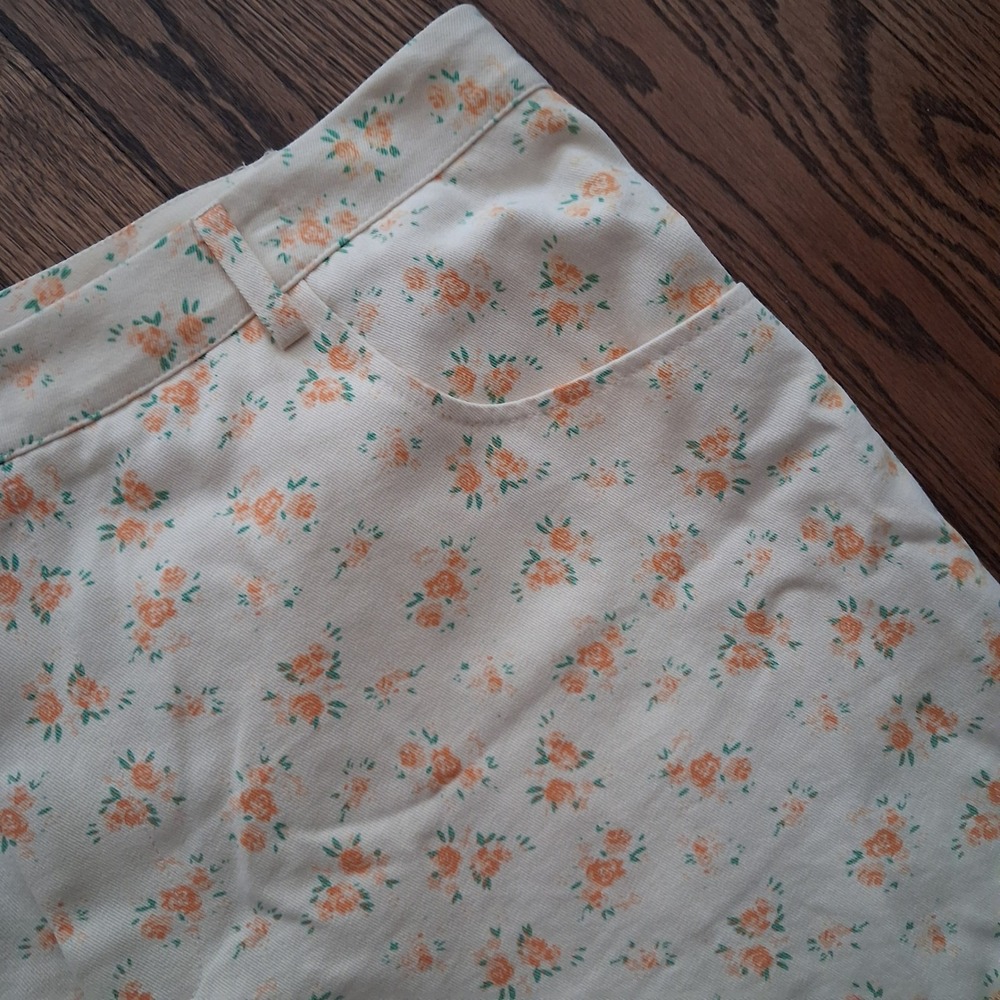 Cider Women Cream Orange Floral High Waisted Denim Shorts 2XL NWT Cottagecore - Picture 3 of 5